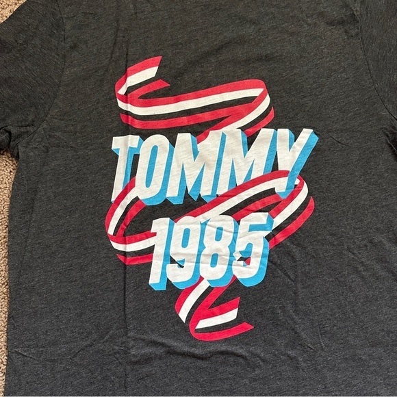 NWOT Tommy Hilfiger Men's Dark Grey Crew Neck Half Sleeves T-shirt sz XL - Picture 3 of 5